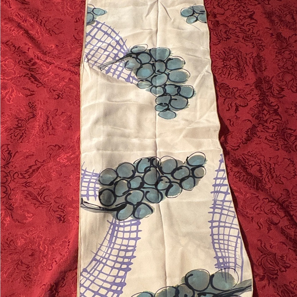Elegant artsy grapes Scarf